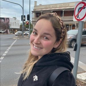 Meet your Posher, Francisca